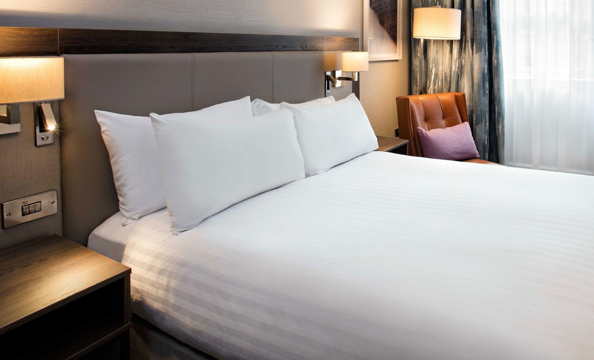 Готель Hilton Edinburgh Carlton Екстер'єр фото