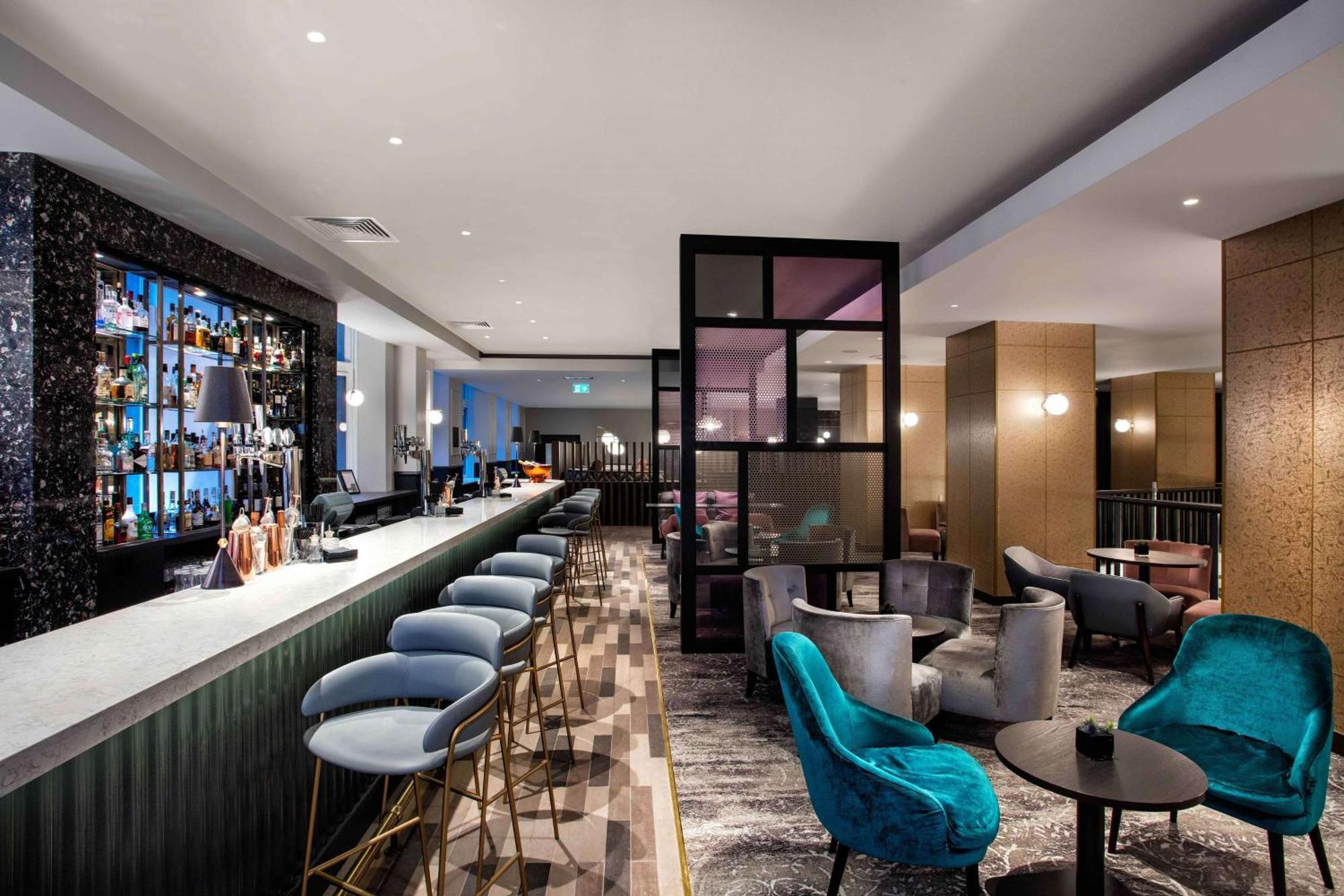 Готель Hilton Edinburgh Carlton Екстер'єр фото