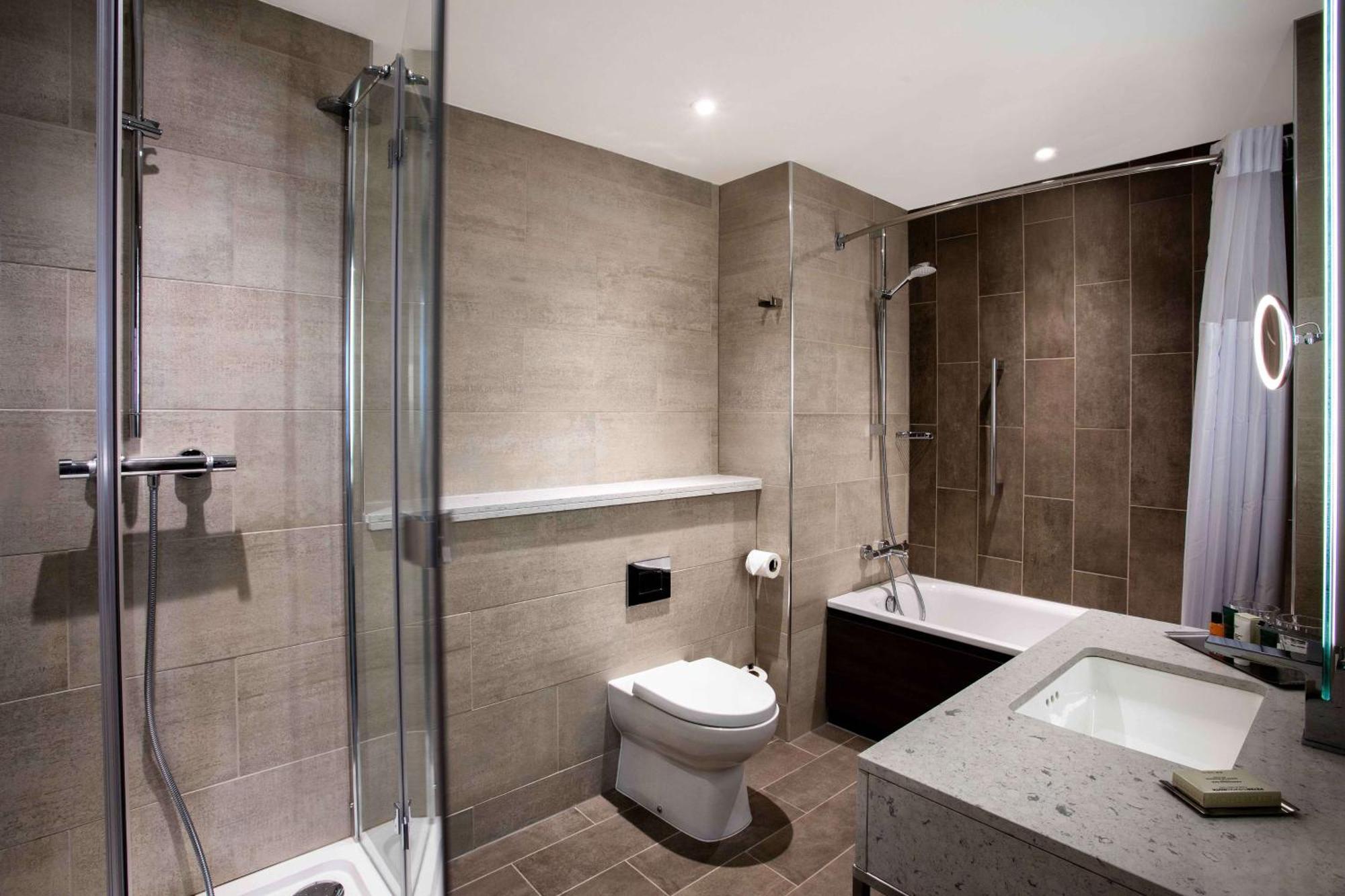 Готель Hilton Edinburgh Carlton Екстер'єр фото