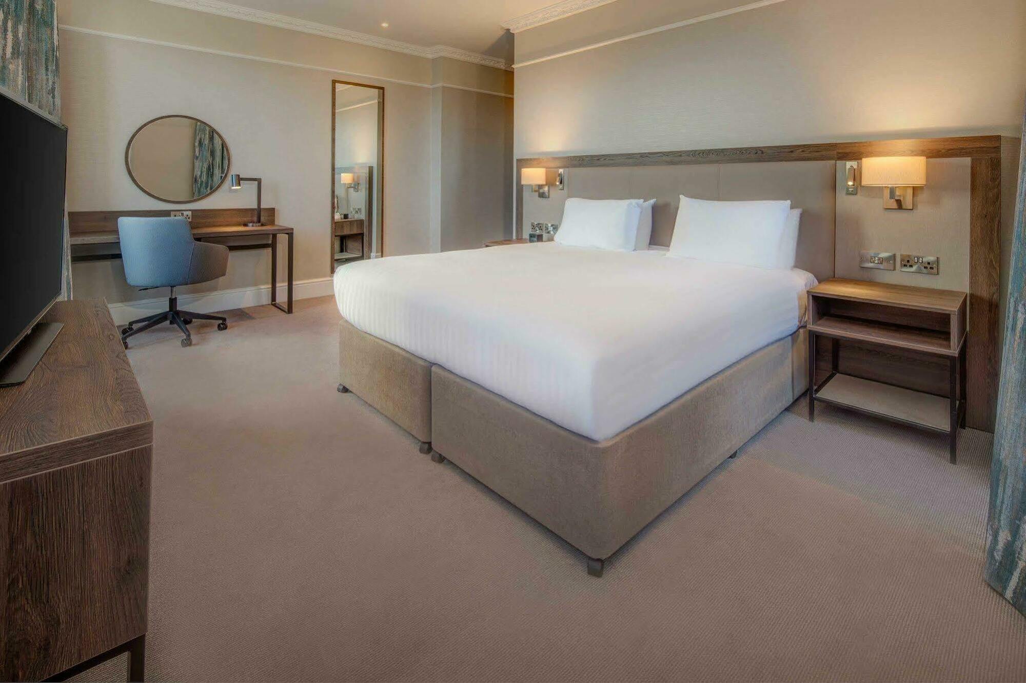 Готель Hilton Edinburgh Carlton Екстер'єр фото